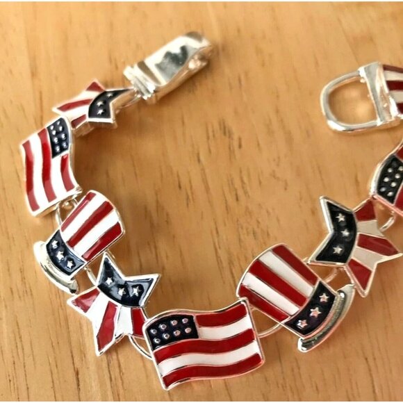Patriotic Bracelet American Flag Uncle Sam Hat Stars Magnetic Closure July 4 New - Picture 11 of 14